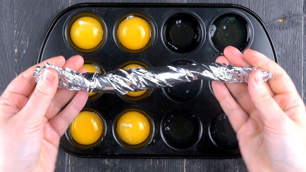Deswegen musst du 6 rohe Eier in der Muffinform trennen | Das Ergebnis wird dich umhauen