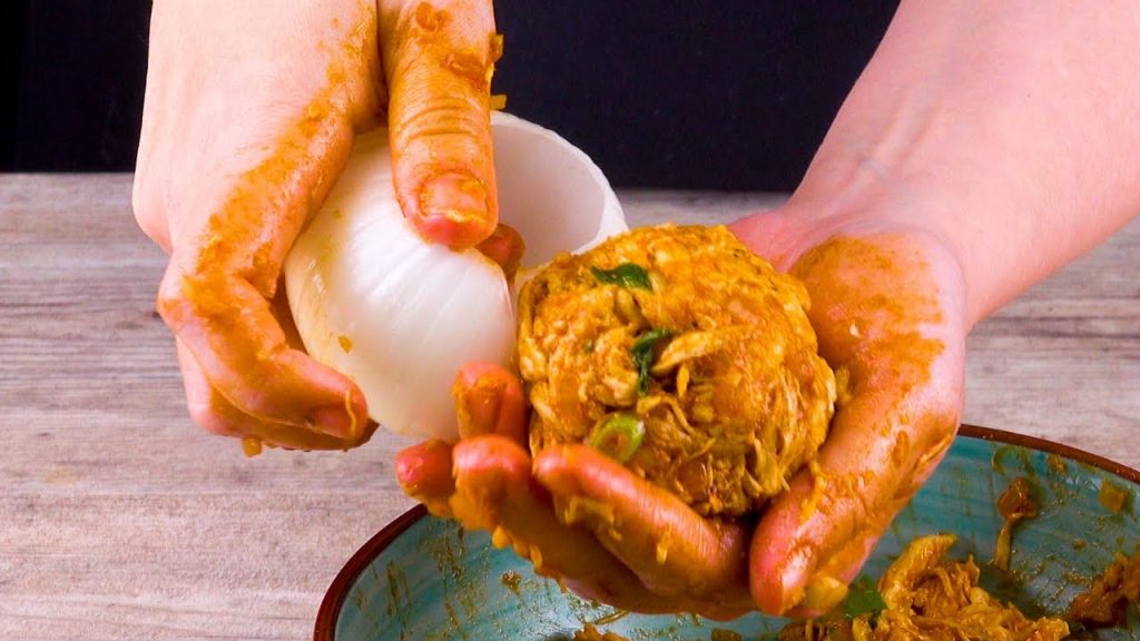Gefüllte Zwiebel mit Hühnchen – Ofen Rezept für einen besonders herzhaften Schmaus