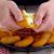 Käse Snack Taler Quattro Formaggi – ein Fingerfood Rezept mit leckerem Dip
