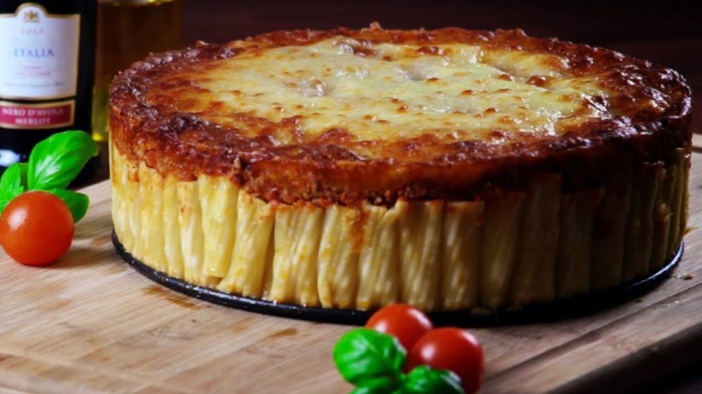 Pasta Kuchen mit Bolognese: ein Nudel Rezept für Ordnungsfanatiker