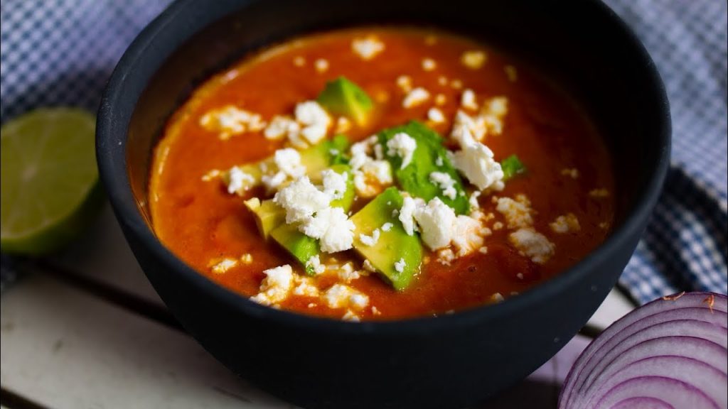 REZEPT: Tomaten Suppe mit Feta & Avocado | Let's Cook