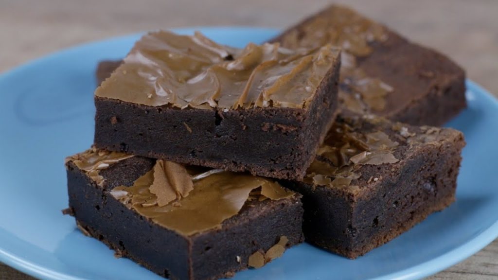 Nutella Brownies aus 3 Zutaten: Ein Kuchen Rezept, wenn es mal schnell gehen muss