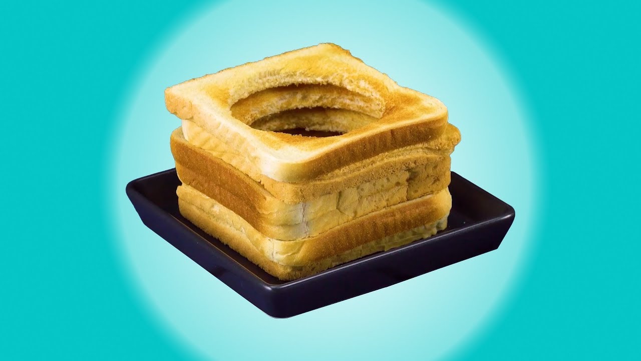 Stich 6 Löcher in Toast für dieses Sandwich. Wir versprechen: Es lohnt!