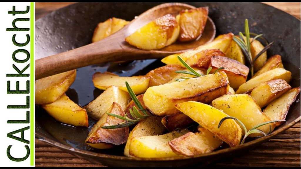 Gebratene  rohe Kartoffeln mit Rosmarin und frischem Gemüse – schnelles Rezept