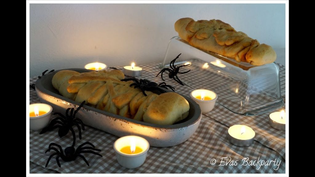 herzhafte Pizza – Mumien ( Halloweenmumien mit Füllung )
