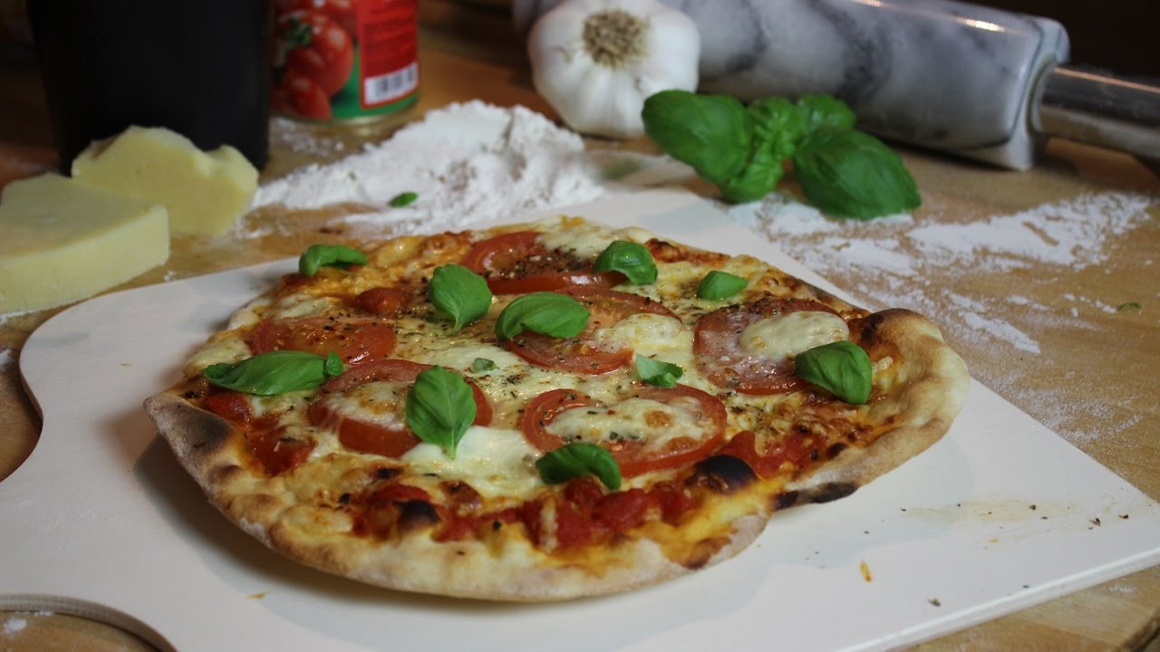 Pizzateig mit Hefe Grundrezept für leckere Pizza | Let&amp;#39;s Cook