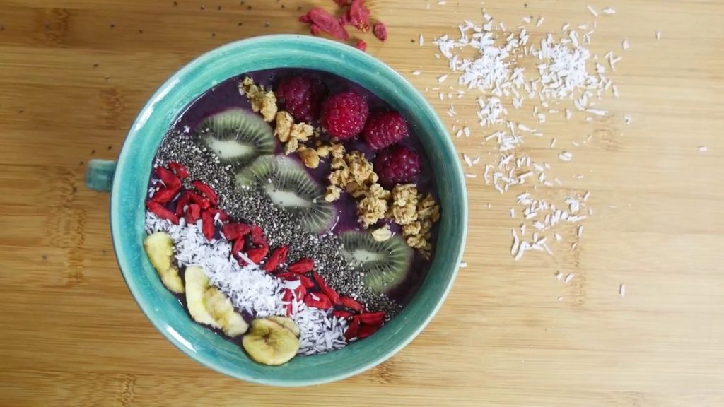 Acai Bowl – gesundes Frühstück in unter 5min | Let's Cook