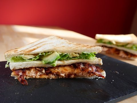 Einfaches Sandwich mit Avocado, Lachs & Bacon | Let's Cook