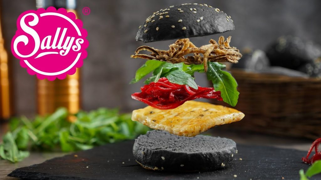 Halloween Burger – veggie Burger mit schwarzen Burger Buns / Sallys Welt