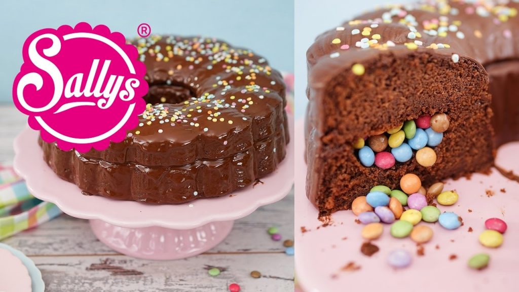 Schokoladenkuchen mit Süßigkeitenfach / Geburtstagskuchen / Sallys Welt