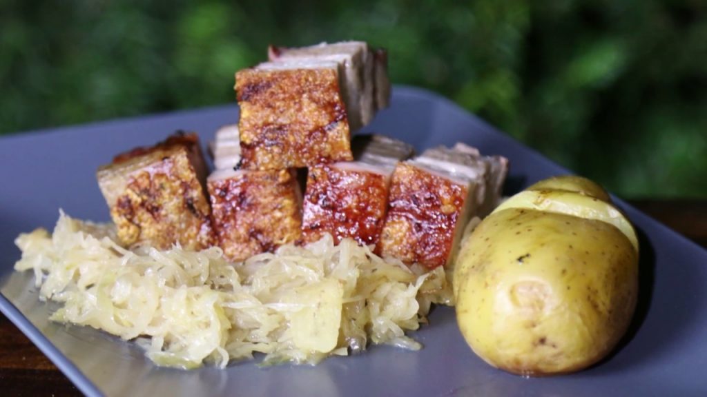 Schweinebauch mit Bier-Sauerkraut – Ein "all in one" Gericht