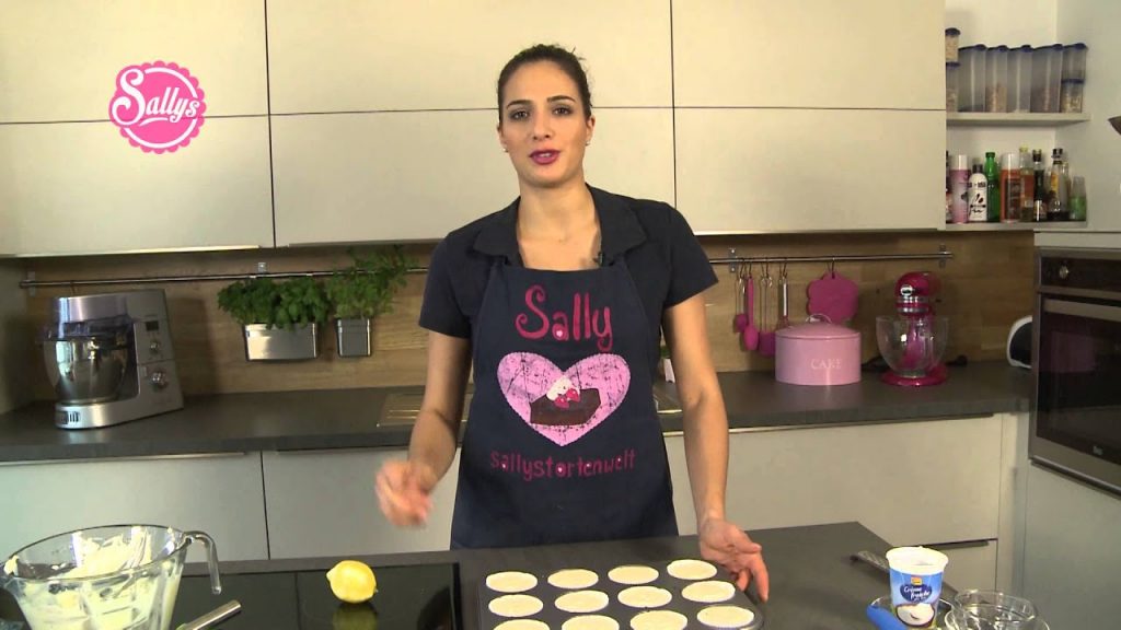 Oreo-Cheesecake-Muffins mit Himbeer-Fruchtspiegel / Sallys Welt