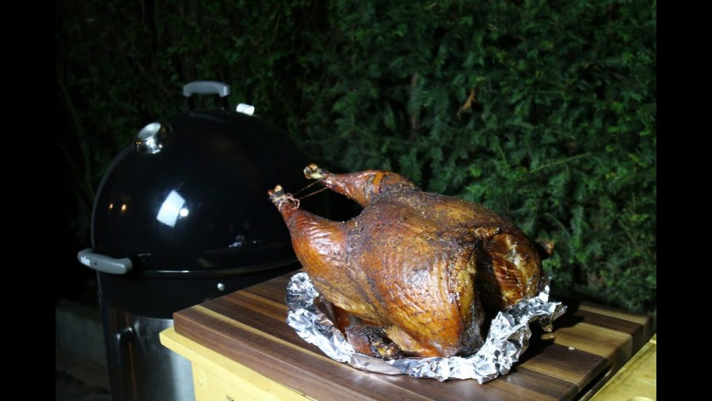 Ganzer Truthahn vom Weber Smokey Mountain Cooker – Whole smoked Turkey
