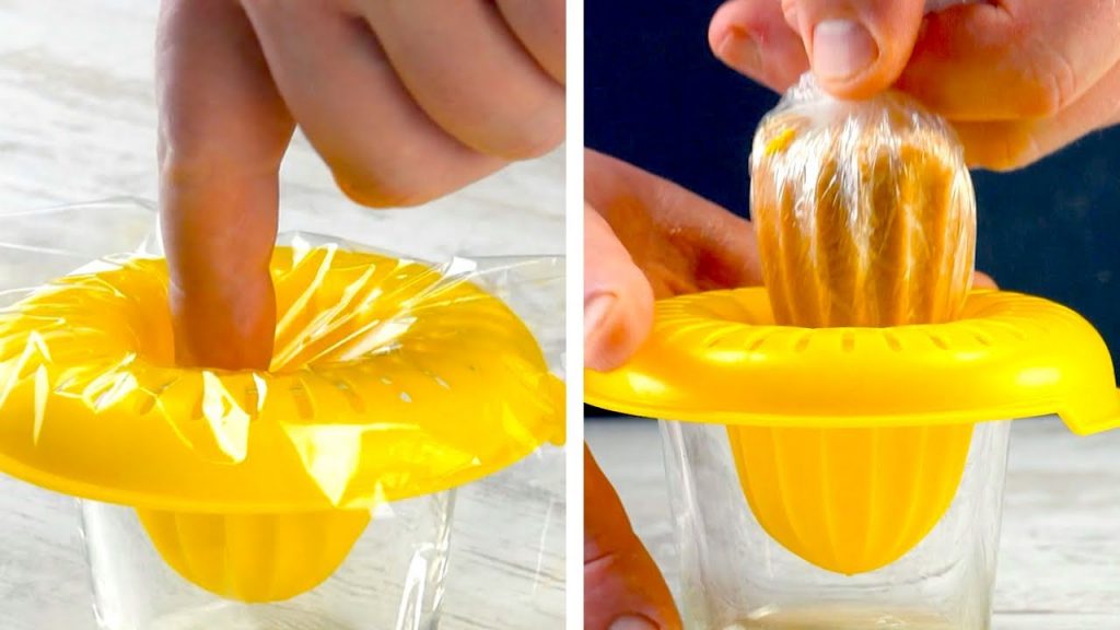 Folie in Zitronenpresse legen – und los geht’s!