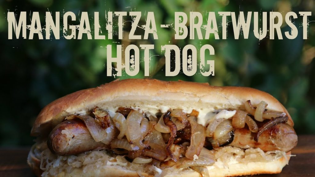 Mangalitza-Bratwurst Hot Dog