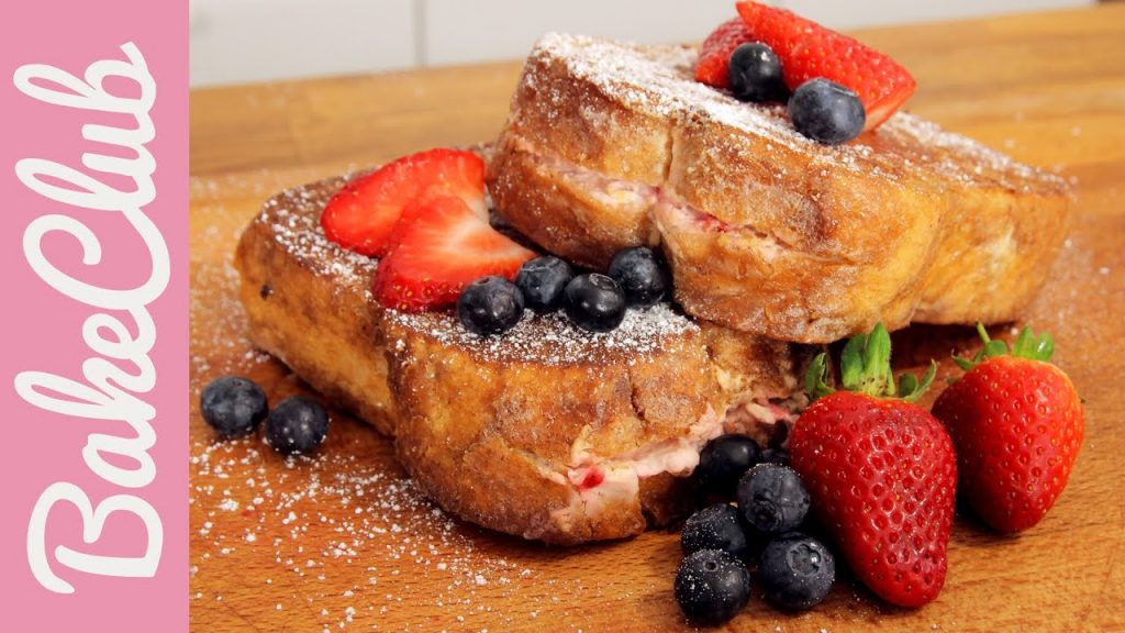 Strawberry Cheesecake French Toast | BakeClub