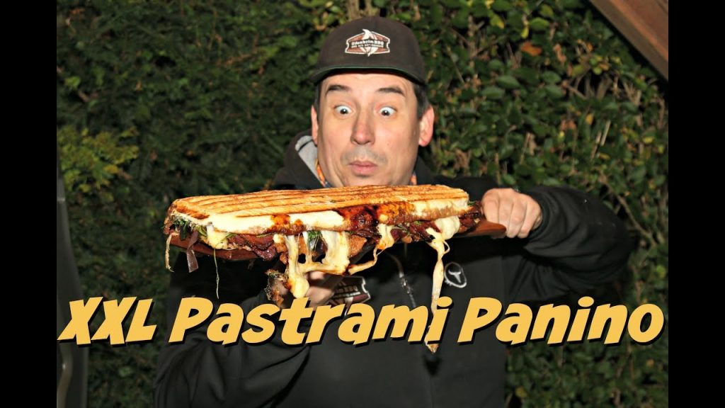 XXL Pastrami Panino vom Grill – Pastrami Sandwich