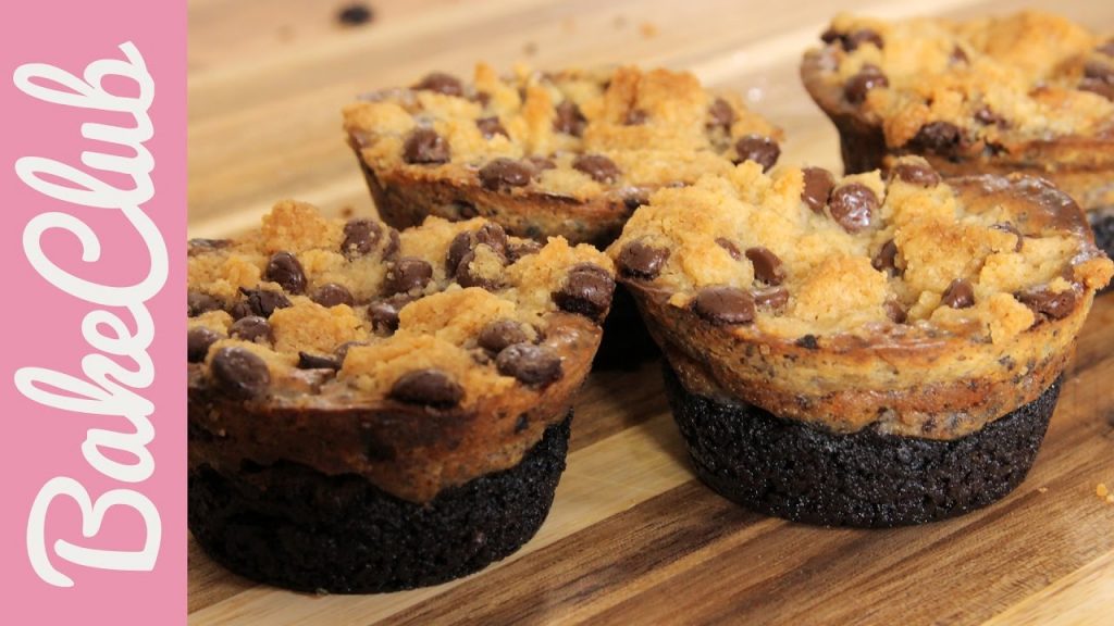 Oreo Muffins | BakeClub