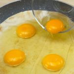 Bedecke die Eier mit einer Tortilla! Leckeres Rezept in 5 Minuten! Neues Frühstücksrezept #88