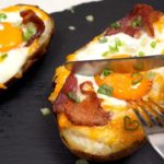 Neue Art Eier zum Frühstück zu machen. Einfaches und leckeres Ei-Kartoffel-Rezept