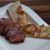 Grillduell: Marzipanstück vom Boeuf de Hohenlohe, Rotweinbutter und Flammkuchen mit Pancetta