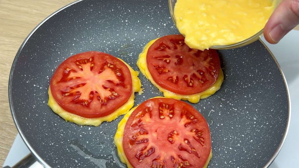 Braten Sie die Tomaten auf diese Weise und Sie werden es lieben! Interessantes Rezept mit Tomaten