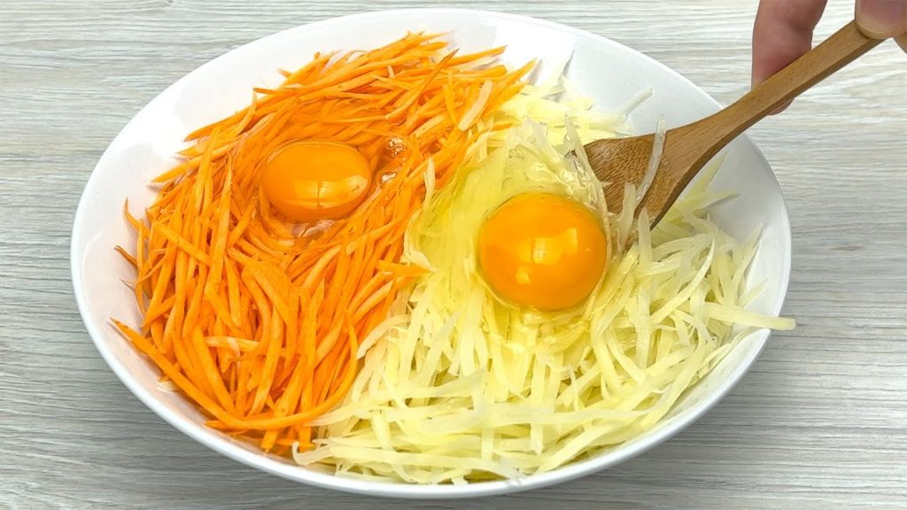 Geriebene Karotten und Kartoffeln (einfach und köstlich)!! Rezept ohne Fleisch