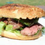 Folge 088: Burger Zeit: Burger mit Kachelfleisch vom Rind...auf dem Weber Go Anywhere (3D Version)