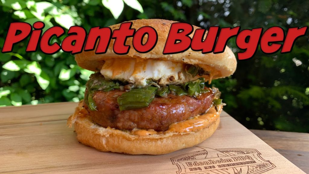 Picanto Burger – Ein feuriger Burger mit Pimentos, Harissa Mayo und Feta