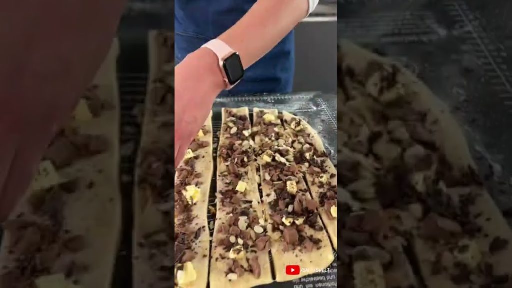 Pull apart chocolate nougat Bread 😍 #sallyswelt #recipevideo