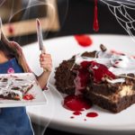 schaurig-leckere Halloween Brownies 👻🩸 / Cheesecake Füllung / essbares Blut und Spinnweben