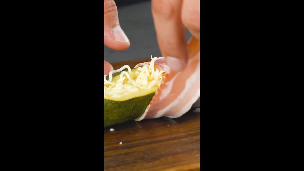 Gefüllte Zucchini mal anders | Kartoffel-Hack-Auflauf mit Zucchini #shorts