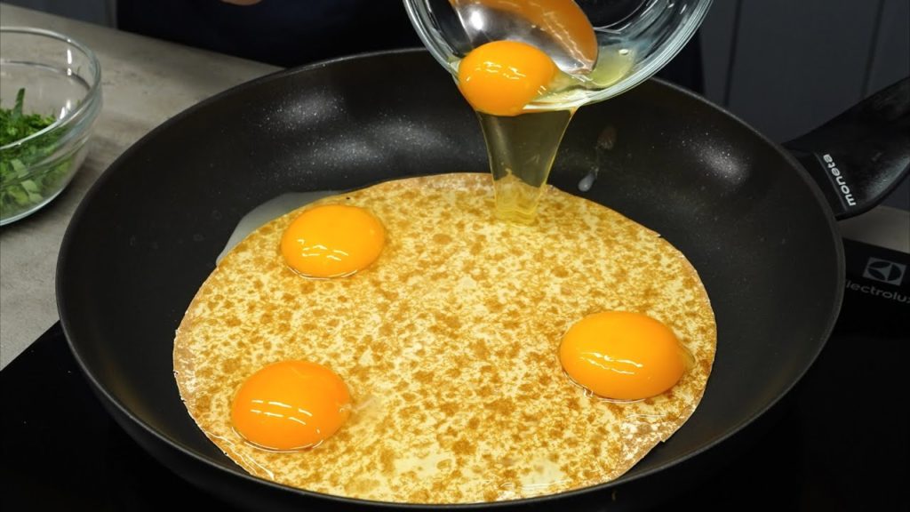 ✅ Ich habe die Eier einfach mit Pita bedeckt! 👍 DAS FRÜHSTÜCK ist sehr GUT.