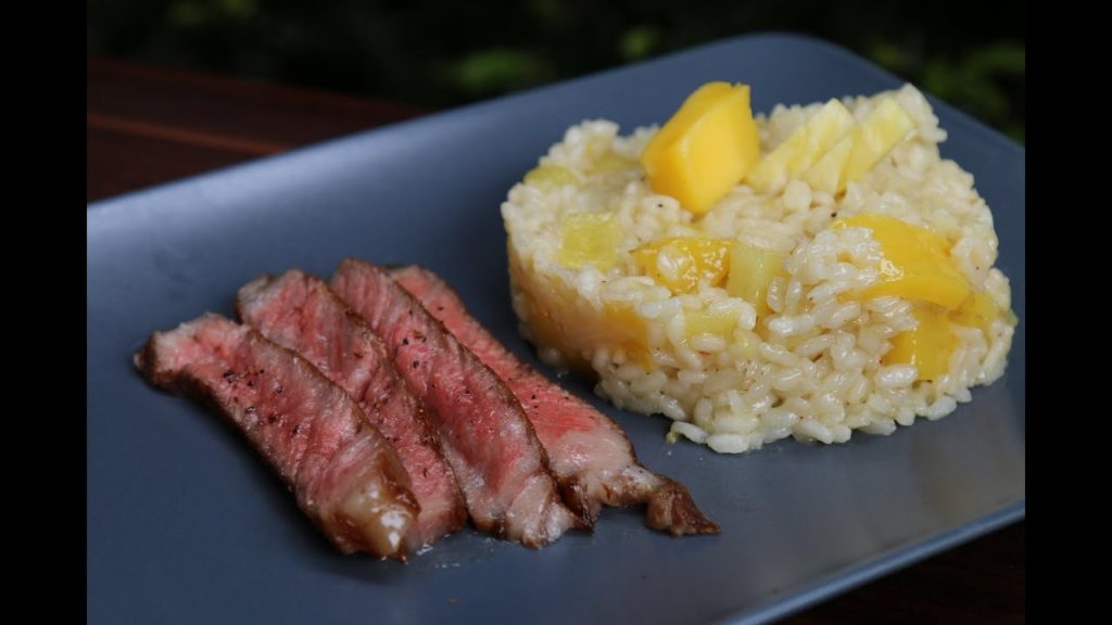 Kobe Wagyu Ribeye Steak vom BEEFER mit Mango-Ananas-Risotto