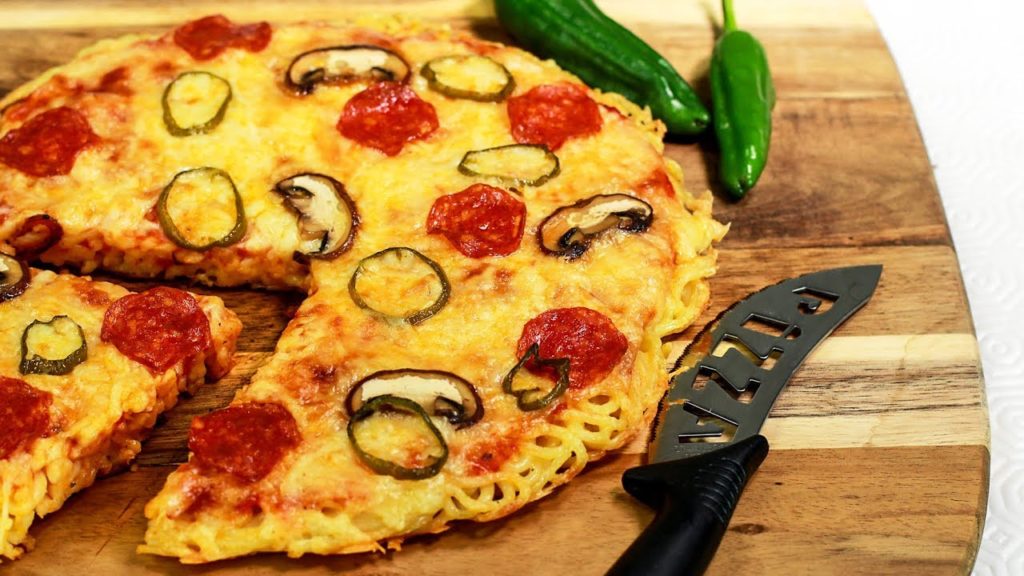 RAMEN PIZZA aus der Pfanne – Pizza trifft Pasta
