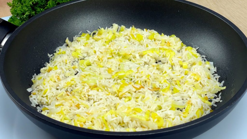 Reis mit Zwiebeln ist so lecker, dass ich es jede Woche koche❗Bestes Reisrezept # 186