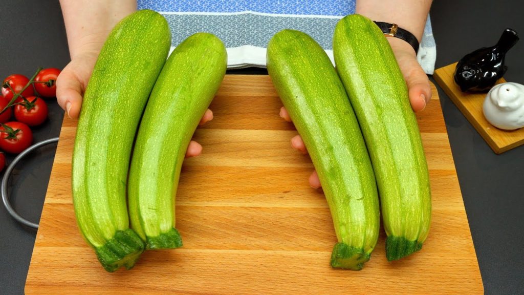 Ein Freund aus Spanien hat mir beigebracht, wie man Zucchini so lecker kocht! 👌😋 Zucchini Auflauf!