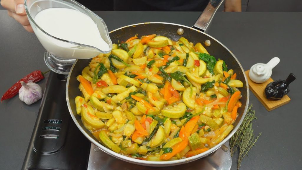 Ein sehr einfaches Rezept für ein UNGLAUBLICH KÖSTLICHES Zucchini Abendessen!