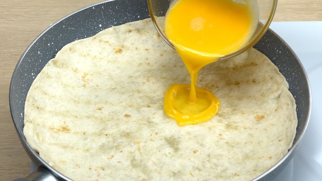 Gießen Sie einfach das Ei auf die Tortilla, das Ergebnis ist erstaunlich 🔝 6 Rezepte # 237