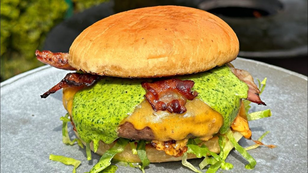 BURGER MIT RUCOLA-MAYO feat. BBQ & Grillweltmeister Oliver Sievers