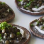Beluga-Linsen-Kaviar auf Blini