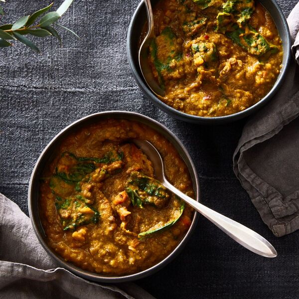 Vegane Linsensuppe mit Süßkartoffeln und Grünkohl