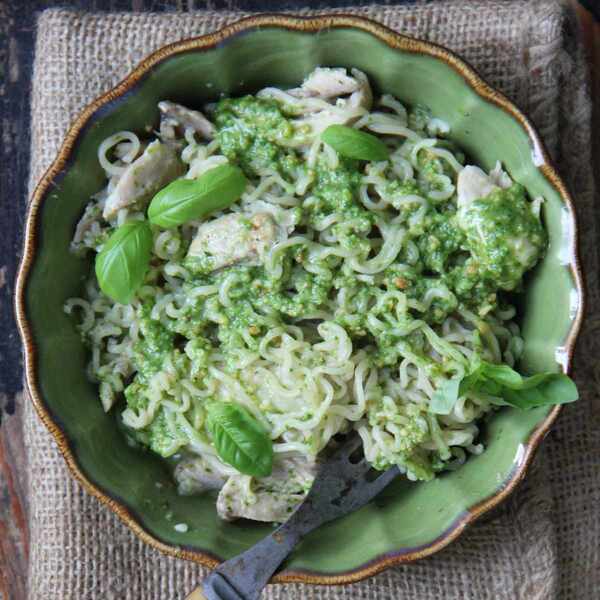 Pasta mit Hähnchenpesto