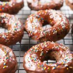 Glutenfreie Schokoladenkuchen-Donuts