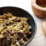 Pesto-Linguine mit Pilzen und Pistazien
