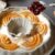 Cremige Tiramisu-Torte im knackigen Schokomantel