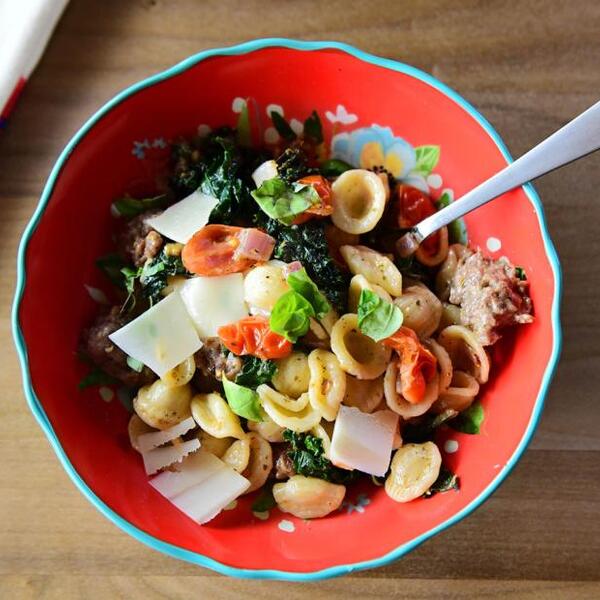 Pasta mit Wurst und Grünkohl