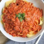 Slow Cooker Bolognese-Sauce mit Pappardelle