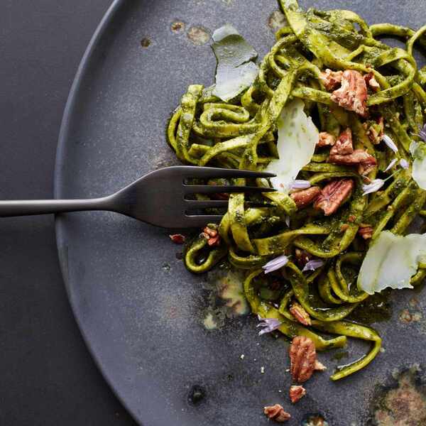 Tajarin mit gegrilltem Grünkohlpesto