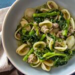 Orecchiette con Salsiccia e Cime di Rapa (Orecchiette mit Wurst und Stängelkohl) Rezept